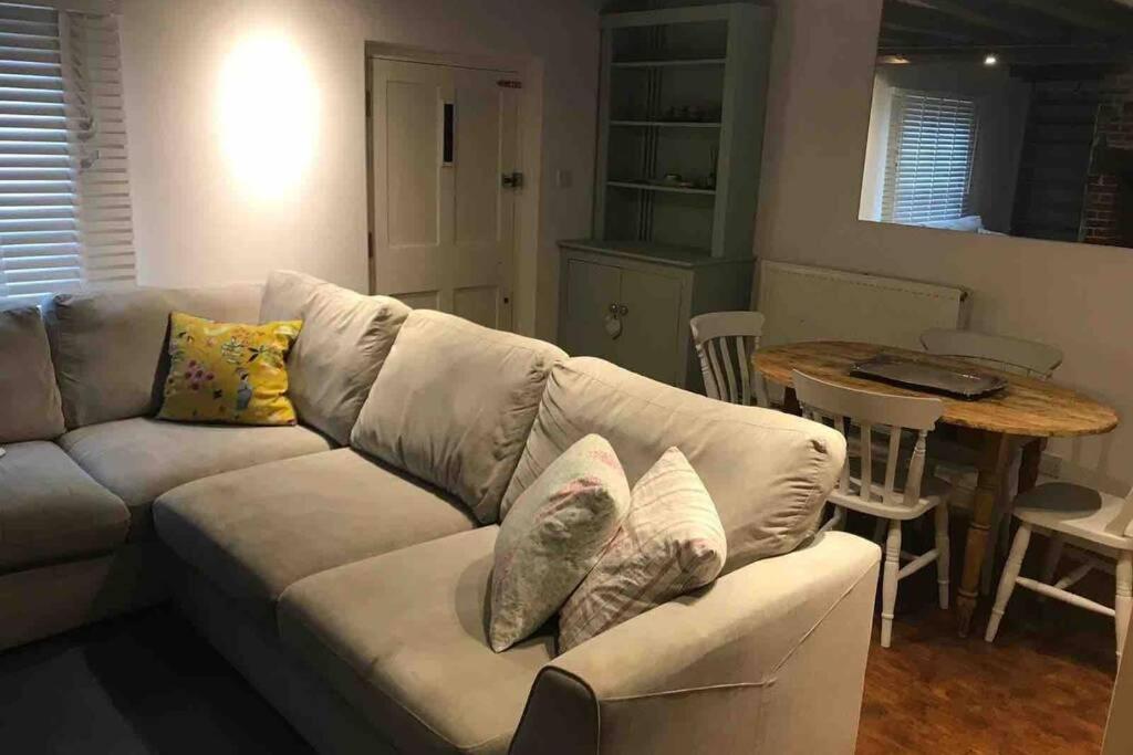 Moot View Villa Downton  Bagian luar foto